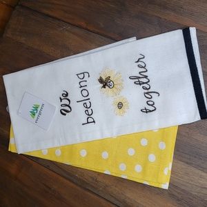 Evergreen NWT Embroidered Kitchen Towel Set